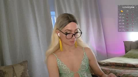 Mari online show from 01-20-25, 01:42