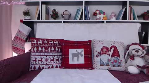 Snapshot of marie_antoinette62 chatting on 12-21-24, 06:52 Maria online show from 12-21-24, 06:52