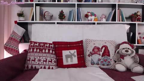 Snapshot of marie_antoinette62 chatting on 01-02-25, 05:39 Maria online show from 01-02-25, 05:39