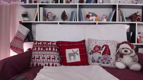 Snapshot of marie_antoinette62 chatting on 01-02-25, 09:07 Maria online show from 01-02-25, 09:07