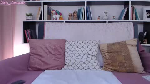 Snapshot of marie_antoinette62 chatting on 01-23-25, 07:00 Maria online show from 01-23-25, 07:00