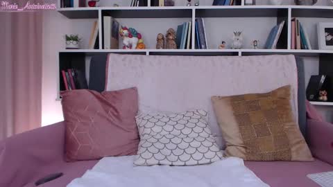 Snapshot of marie_antoinette62 chatting on 02-15-25, 06:55 Maria online show from 02-15-25, 06:55