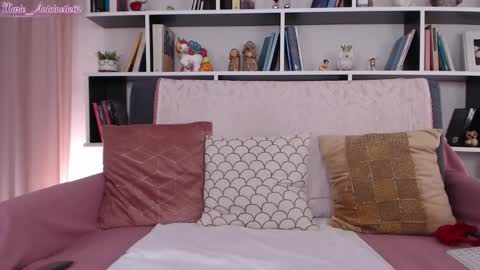 Snapshot of marie_antoinette62 chatting on 02-24-25, 06:16 Maria online show from 02-24-25, 06:16