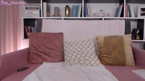 Snapshot of marie_antoinette62 chatting on 10-23-25, 06:13 Maria online show from 10-23-25, 06:13