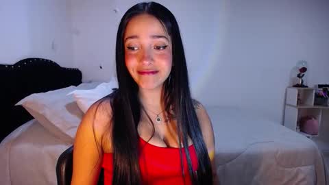 Nicolle online show from 10-04-25, 07:39