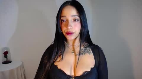 Nicolle online show from 11-03-25, 03:08