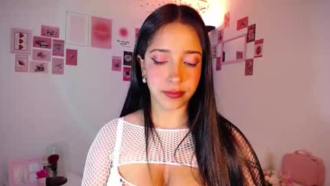 Snapshot of marie_daved chatting on 02-05-26, 08:46 Nicolle online show from 02-05-26, 08:46