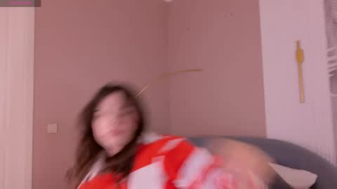 Snapshot of marie_diaze chatting on 05-18-26, 05:02 Marie LEAVE YOUR WITH ME online show from 05-18-26, 05:02