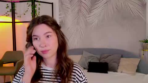 Marie LEAVE YOUR  WITH ME online show from 07-18-26, 05:11