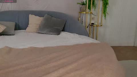 Marie LEAVE YOUR  WITH ME online show from 07-20-26, 05:11