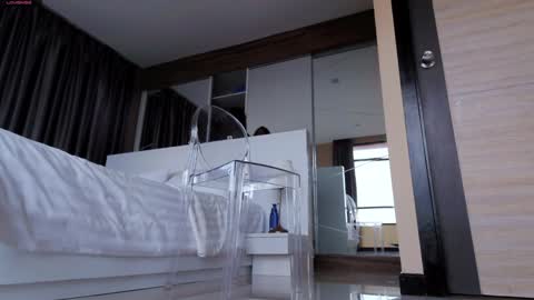 Marie online show from 12-06-24, 11:00