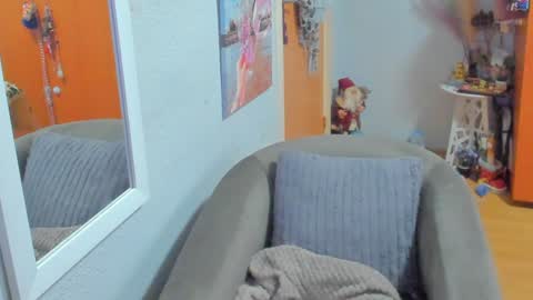 Marie   online show from 01-04-25, 12:05