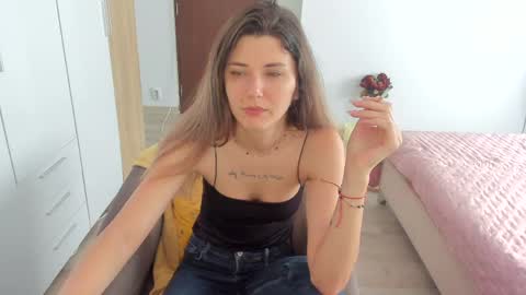 Snapshot of marie_marie03 chatting on 06-09-26, 05:41 Marie online show from 06-09-26, 05:41