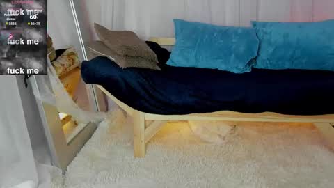 Mariel online show from 11-11-25, 01:38