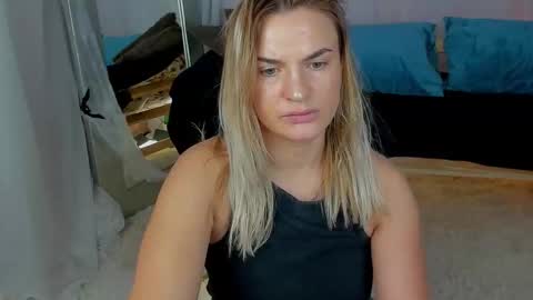 Mariel online show from 11-13-25, 01:15