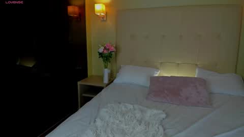 Mariel online show from 12-03-25, 01:57