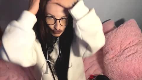 Hanna online show from 11-02-25, 03:58