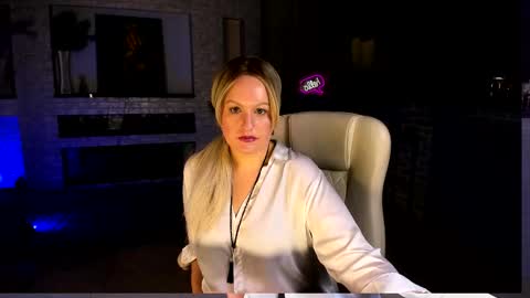 Snapshot of mariemlui chatting on 09-26-25, 10:52 mariemlui online show from 09-26-25, 10:52