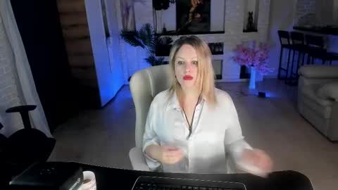 Snapshot of mariemlui chatting on 10-17-25, 09:23 mariemlui online show from 10-17-25, 09:23