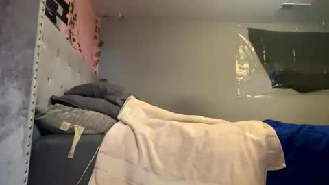 Snapshot of mariexxx22 chatting on 02-24-26, 03:59 eMariexxx online show from 02-24-26, 03:59