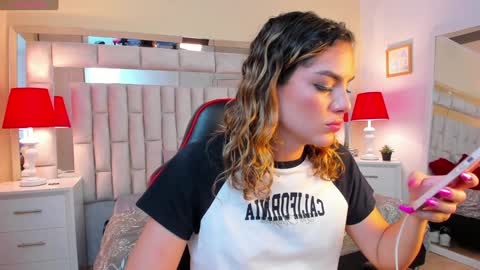 mariiahneedles online show from 02-04-25, 10:24