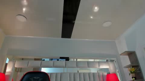 mariiahneedles online show from 10-19-25, 02:34