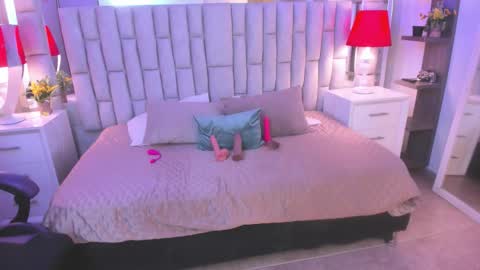 mariiahneedles online show from 02-06-26, 05:34