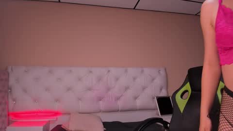 Snapshot of mariie_tayy chatting on 12-12-24, 12:05 mariie_tayy online show from 12-12-24, 12:05