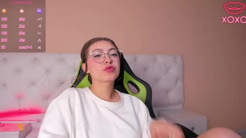 Snapshot of mariie_tayy chatting on 02-11-25, 08:42 mariie_tayy online show from 02-11-25, 08:42