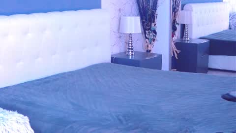 Snapshot of marimais chatting on 02-12-25, 01:27 Mary Mais online show from 02-12-25, 01:27