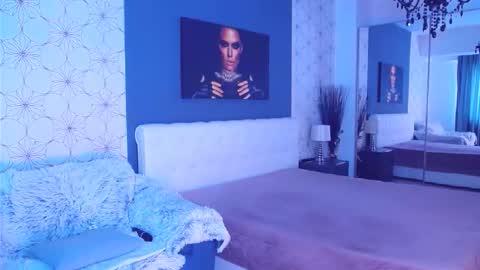 Snapshot of marimais chatting on 10-14-25, 06:36 Mary Mais online show from 10-14-25, 06:36