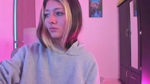 Snapshot of marin_kitoko chatting on 06-08-26, 12:16 Marin kitoko online show from 06-08-26, 12:16