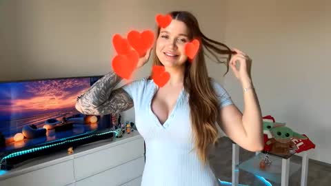 Mia online show from 11-06-25, 09:43