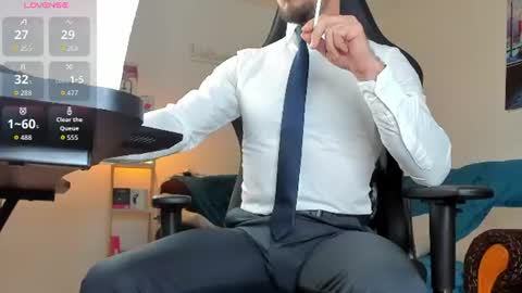 Snapshot of marioslim chatting on 06-15-26, 04:47 marioslim online show from 06-15-26, 04:47