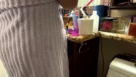 Marissa online show from 12-23-24, 06:44