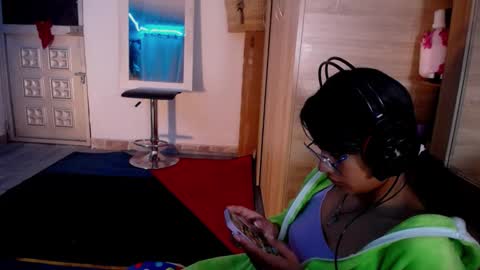 Maritza Ferrer -Samara Beltran online show from 11-24-25, 04:34