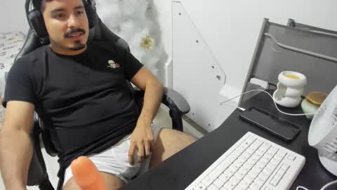 Snapshot of mark_82546 chatting on 12-18-25, 08:42 mark_82546 online show from 12-18-25, 08:42