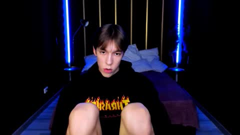 Mark online show from 10-07-25, 03:53