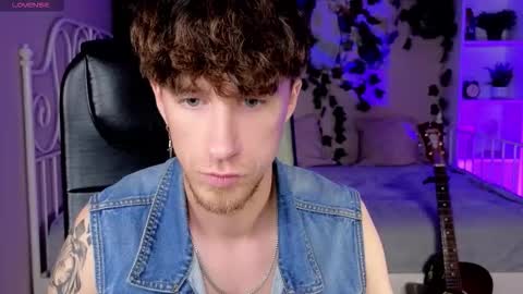 Snapshot of mark_caron chatting on 10-10-25, 08:19 mark_caron online show from 10-10-25, 08:19