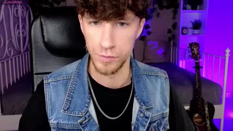 Snapshot of mark_caron chatting on 10-11-25, 08:18 mark_caron online show from 10-11-25, 08:18