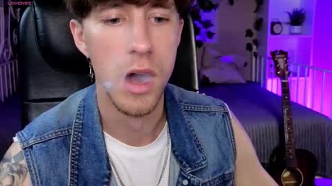 Snapshot of mark_caron chatting on 10-17-25, 08:33 mark_caron online show from 10-17-25, 08:33