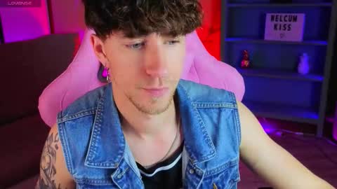 Snapshot of mark_caron chatting on 10-19-25, 08:20 mark_caron online show from 10-19-25, 08:20