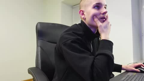 Snapshot of mark_karson chatting on 01-12-26, 06:13 MARK KARSON online show from 01-12-26, 06:13