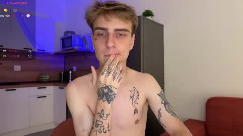 Snapshot of mark_lovrov chatting on 09-13-25, 03:12 Mark 3 online show from 09-13-25, 03:12