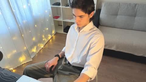 Mark online show from 11-19-25, 10:04