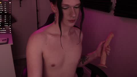 Snapshot of markcarthy chatting on 02-08-25, 07:59 Mark online show from 02-08-25, 07:59