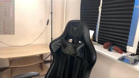 Mark online show from 12-20-25, 02:02