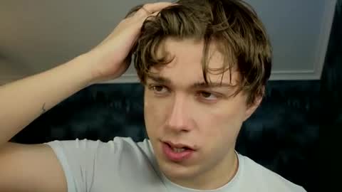 Snapshot of markshot_ chatting on 11-25-25, 04:18 markshot_ online show from 11-25-25, 04:18