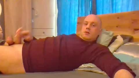 Snapshot of markus_7 chatting on 06-05-26, 12:33 markus_7 online show from 06-05-26, 12:33