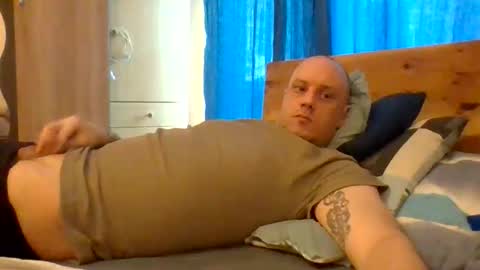 Snapshot of markus_7 chatting on 06-08-26, 01:44 markus_7 online show from 06-08-26, 01:44